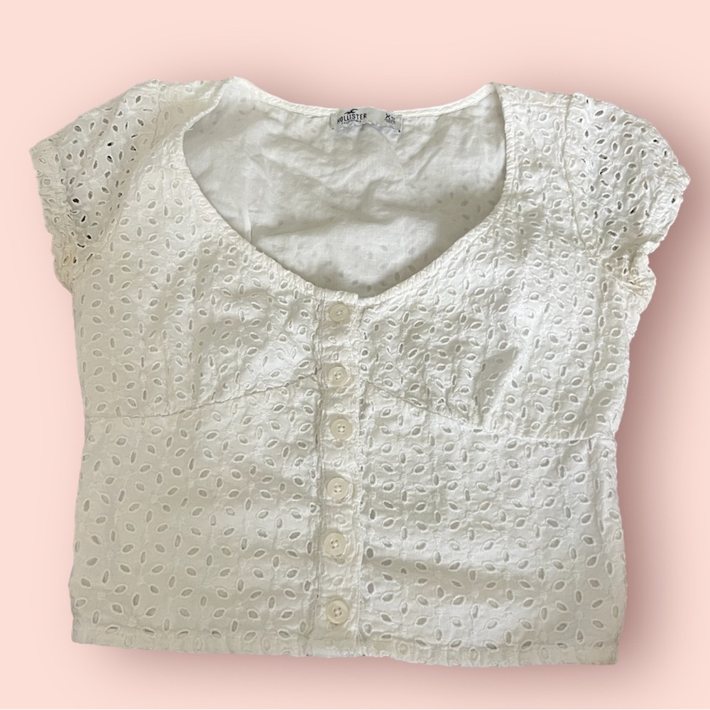 Hollister White Short Sleeve Cropped Button Down Shirt